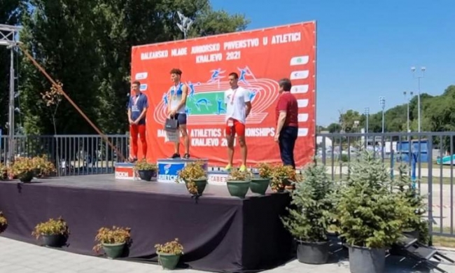 Denis Neacșu de la CSM Brăila a cucerit argintul balcanic la 400 m